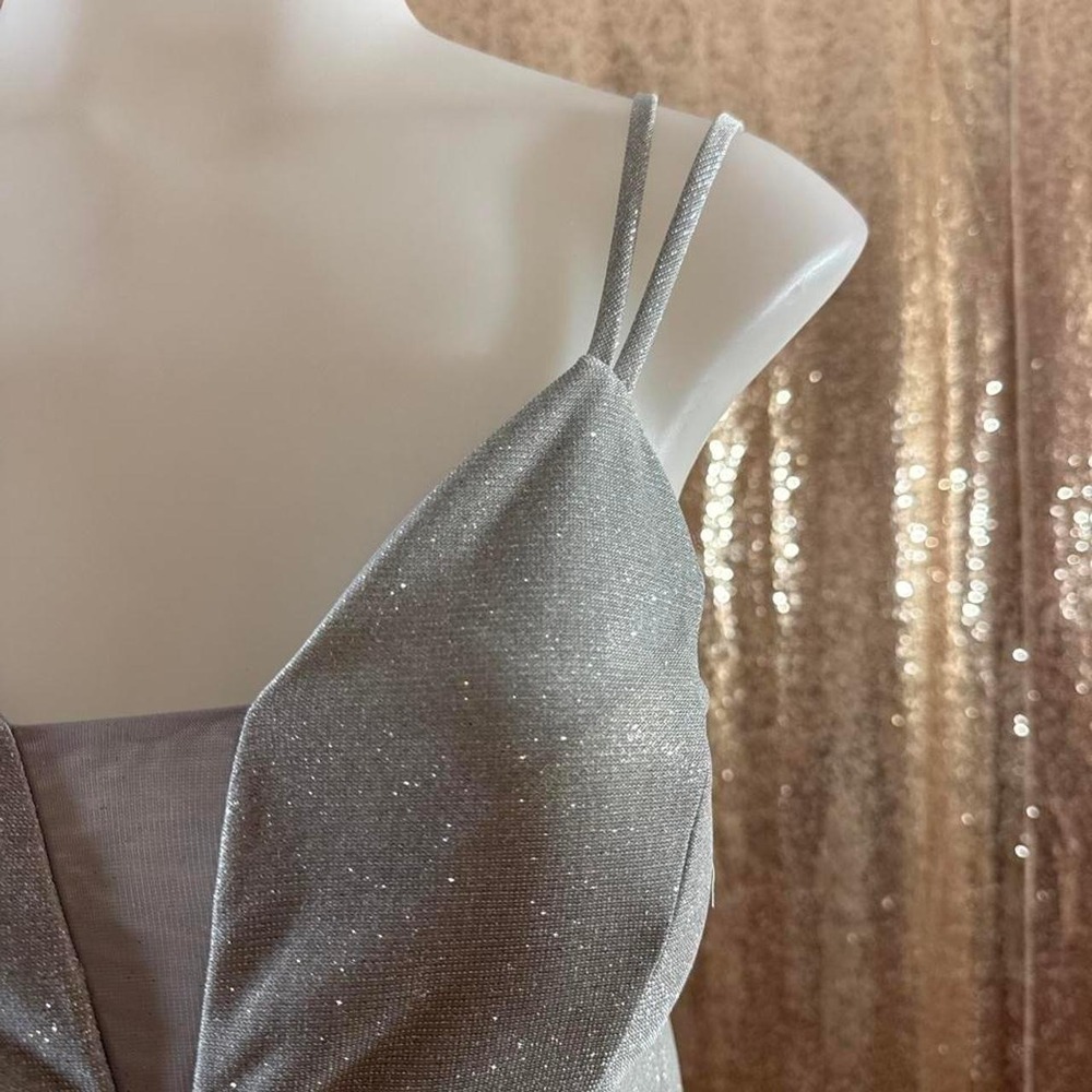 Poly USA Silver Glitter Mini Dress Pleated Skirt V-Neck NWT Size L - Picture 7 of 8